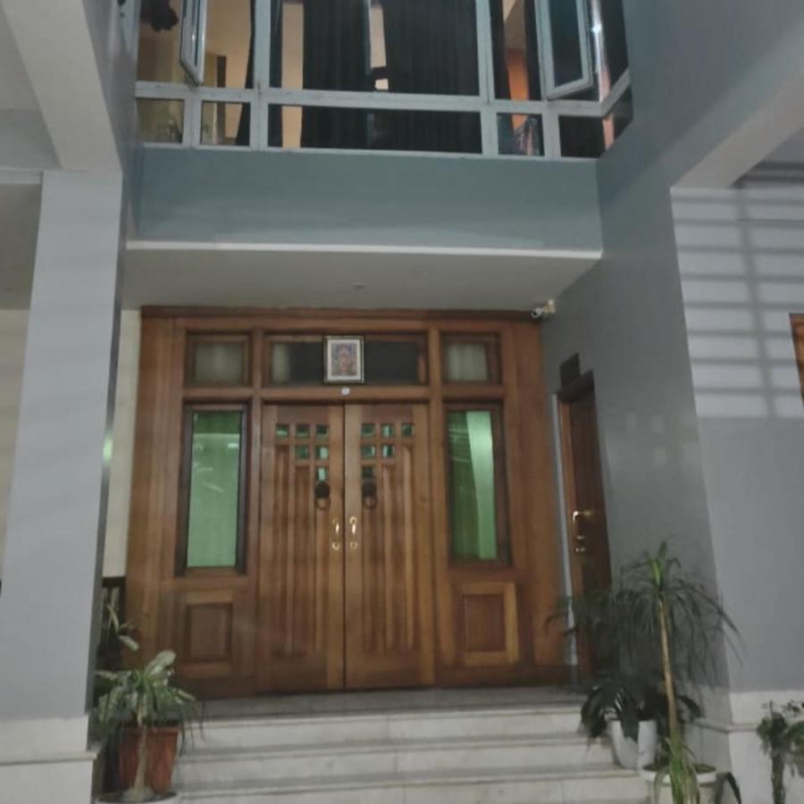 Iranyai Homestay Imphal Bagian luar foto